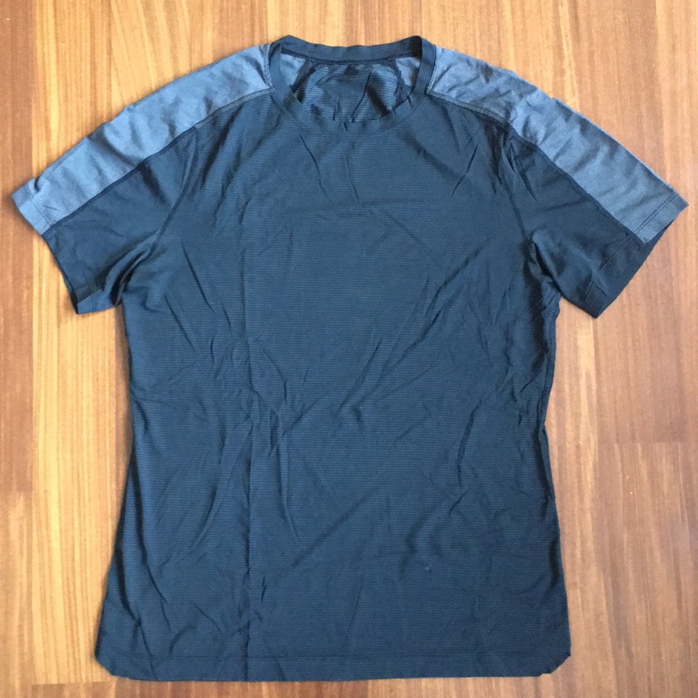 Lululemon Silverescent Metal vent Shirt mens